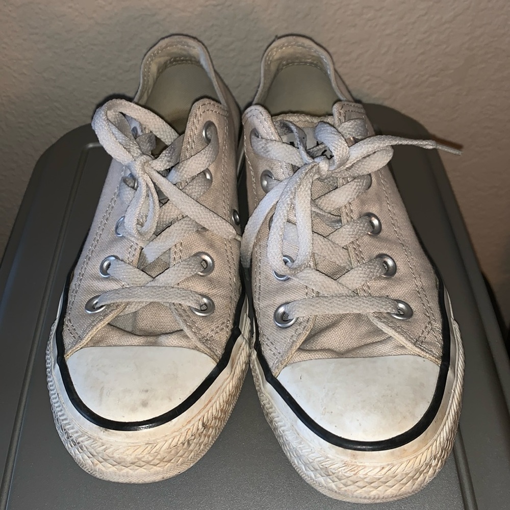 Converse all star sneakers women’s size 6